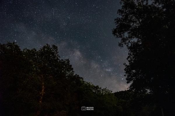 Cielo stellato e via lattea sopra Casaletto Spartano (SA)